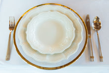 Load image into Gallery viewer, Rimmed Round Glass Charger Plate 4/Pack (3 Colors)