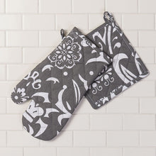 Load image into Gallery viewer, Vintage Royalty Cotton Oven Mitt / Pot Holder Set 4 Pack Latte & White
