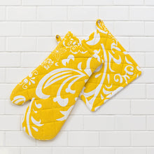 Load image into Gallery viewer, Vintage Royalty Cotton Oven Mitt / Pot Holder Set 4 Pack Latte & White