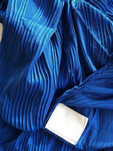 Load image into Gallery viewer, Wavy Stretch Banquet Chair Cover (9 Colors)