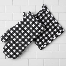 Load image into Gallery viewer, Checkered Cotton Oven Mitt/Pot Holder Set 4 pack (2 Colors)