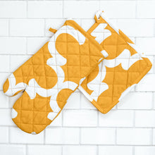 Load image into Gallery viewer, Trellis Cotton Oven Mitt / Pot Holder Set 4 Pack