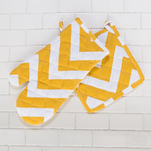 Load image into Gallery viewer, Chevron Cotton Oven Mitt / Pot Holder Set 4 Pack (8 Colors)