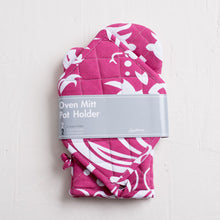 Load image into Gallery viewer, Vintage Royalty Cotton Oven Mitt / Pot Holder Set 4 Pack Latte & White