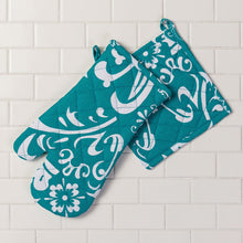 Load image into Gallery viewer, Vintage Royalty Cotton Oven Mitt / Pot Holder Set 4 Pack
