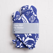 Load image into Gallery viewer, Vintage Royalty Cotton Oven Mitt / Pot Holder Set 4 Pack
